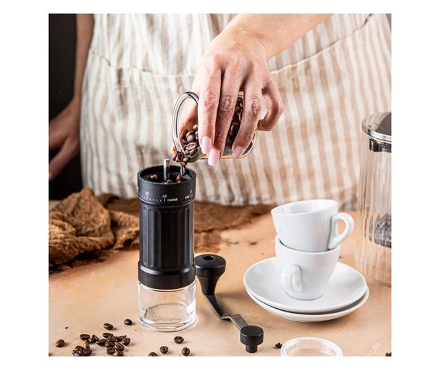 Kinghoff KH 2002 kézi kávédaráló, 30 g, kerámia mechanizmus, fokozatmentesen állítható őrlési finomság, fekete