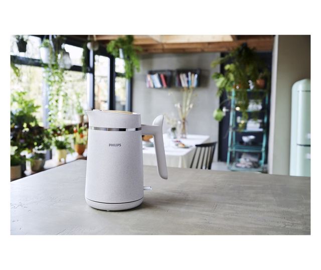 Elektromos vízforraló Philips HD9365/10 Conscious Collection, 2200 W, 1,7 l, Automatikus kikapcsolás, Vízkőszűrő, Matt fehér