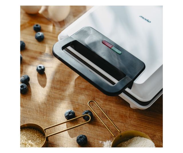 Gofrisütő Mesko MS 3091, 1800W, Tapadásmentes bevonat, 2 sütőlap, Csúszásmentes lábak, Fehér