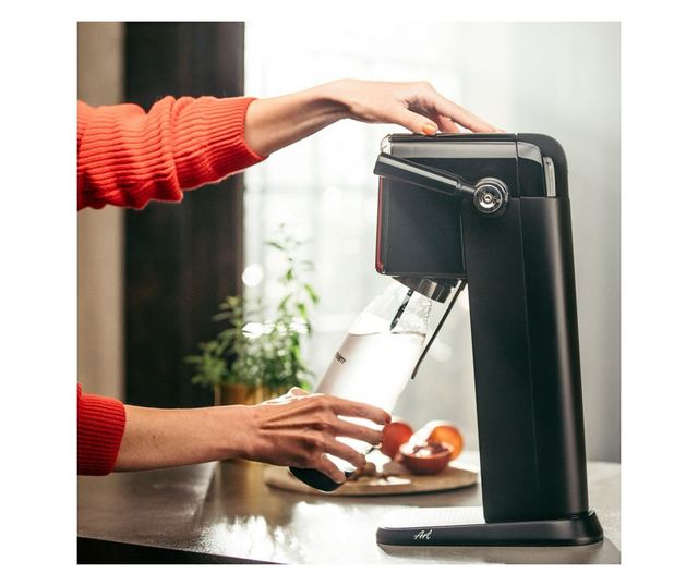 SodaStream ART szénsavasvíz-készítő, 1L, manuális szénsavasítás, 2 fokozat, BPA-mentes, fekete/ezüst
