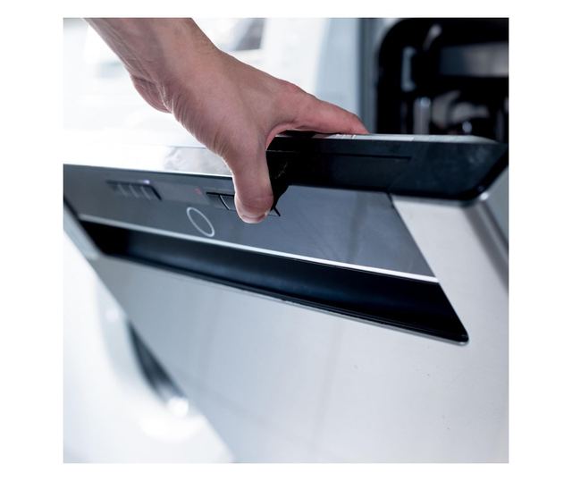 Hordozható turmixgép Ninja Blast Max BC251EUNV, 14,4 W, 11,1 V, 570 ml, 19000 fordulat/perc, Jégzúzás, Akár 25 ciklus, BPA-mente