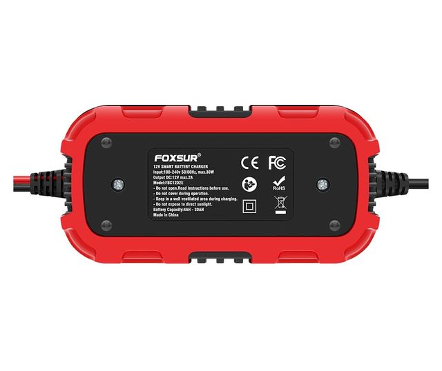 Techstar 12V 2A motorkerékpár akkumulátortöltő egyenirányító automatikus leállítással, 3 fokozatú intelligens töltéssel, LED kij