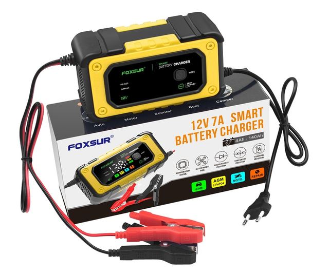 FOXSUR 12V 7A digitális autós egyenirányító LED kijelzővel, autó- és motorakkumulátor töltés 4Ah-140Ah, impulzusjavító funkció,