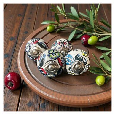 4dílná sada ručně malovaných porcelánových knoflíků ve vintage stylu