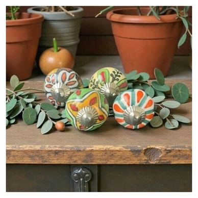 4dílná sada ručně malovaných porcelánových knoflíků na nábytek ve vintage stylu