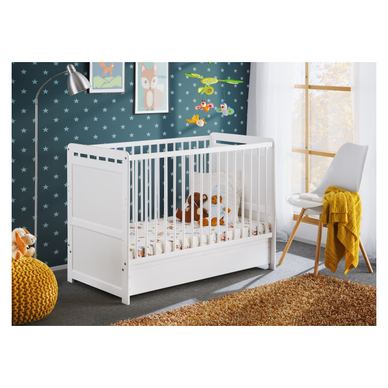 Vstyle Amber children's bed, white, made of certified wood, with a 90x67x124 cm foam mattress.