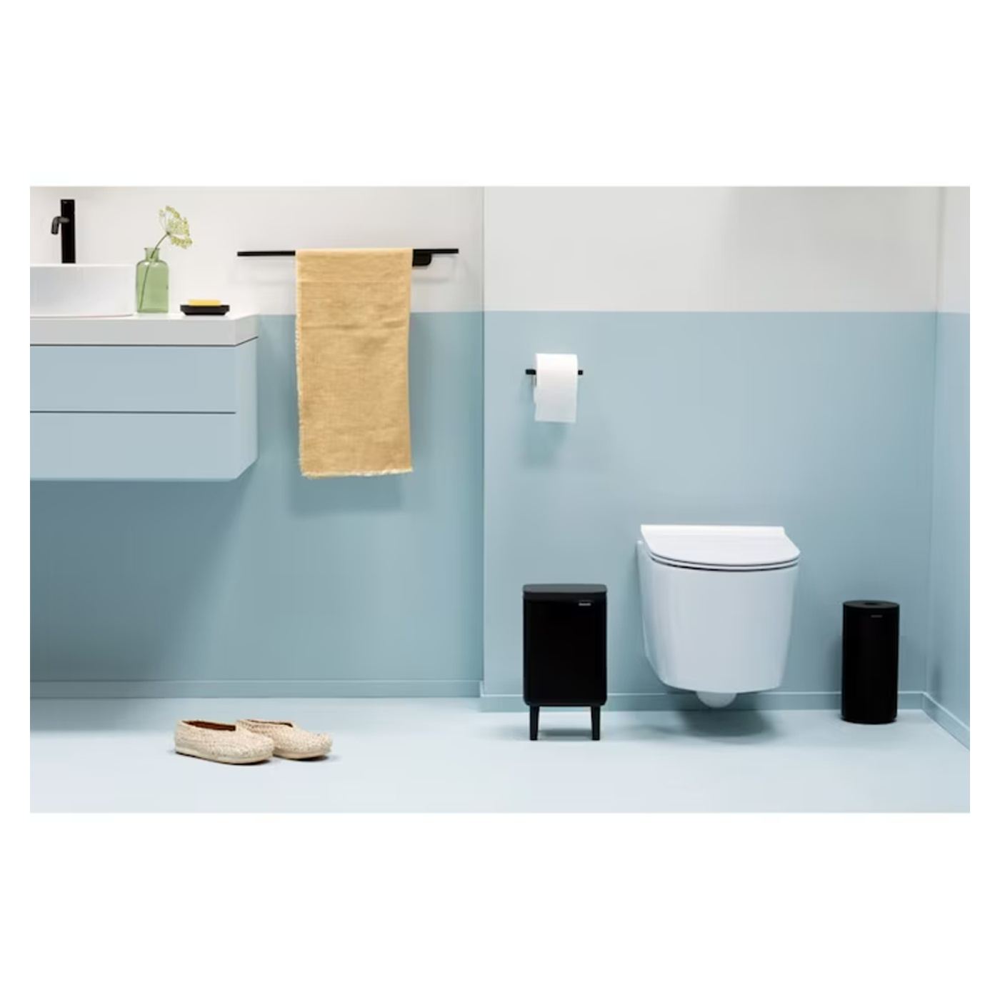Кофа за боклук с крака, Brabantia, Bo Hi Waste Bin, 4 литра, матово черна - 2