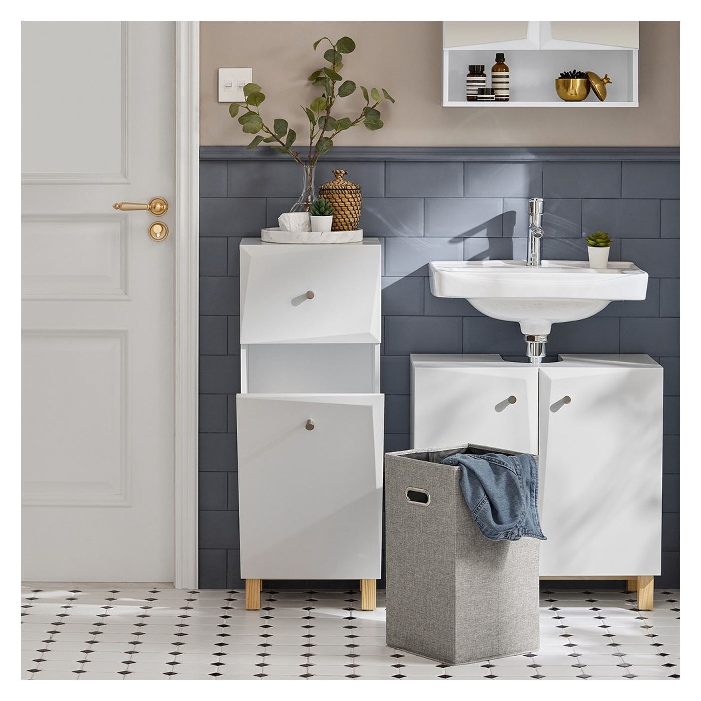 SoBuy Шкаф за баня с кош за пране Бял 34x90x30 см BZR93-W - 10