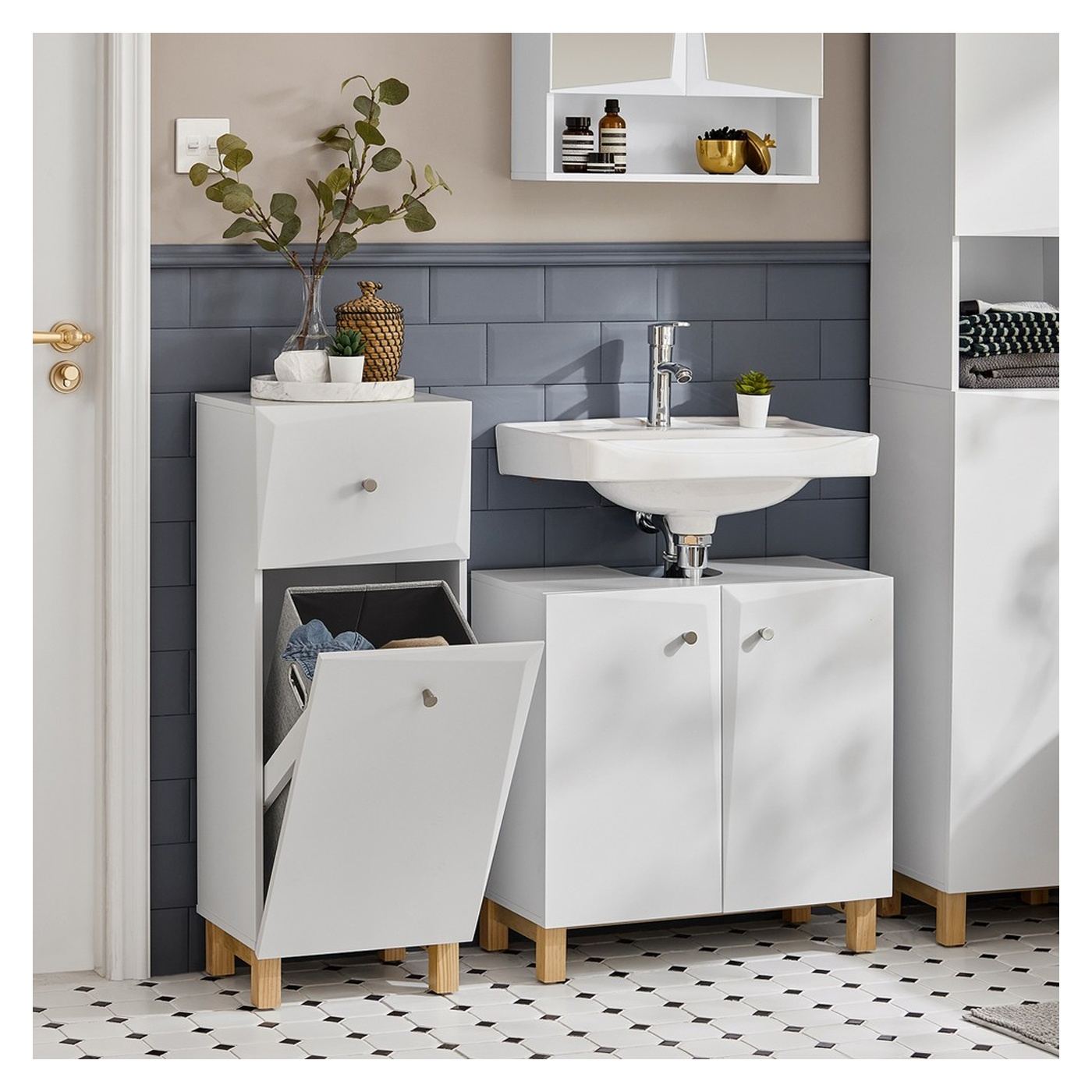 SoBuy Шкаф за баня с кош за пране Бял 34x90x30 см BZR93-W - 12