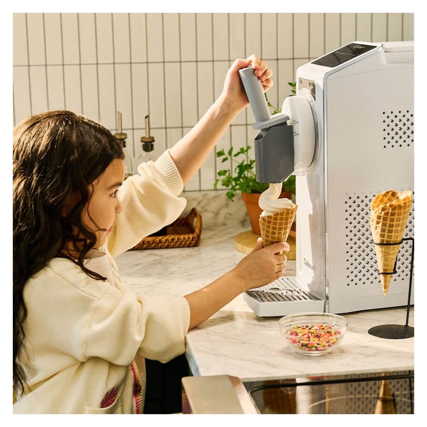 Cuisinart Frost Fusion Ice Cream & Slushie Maker ICE201E, 170W, 1.6L, Smart Dispense, Keep Cool - 3